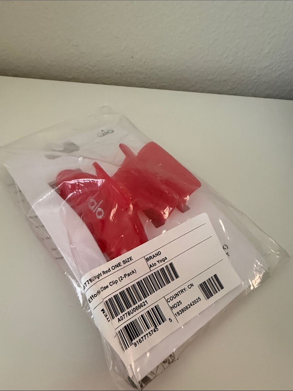 ALO Yoga Red Claw Hair Clips 2-Pack